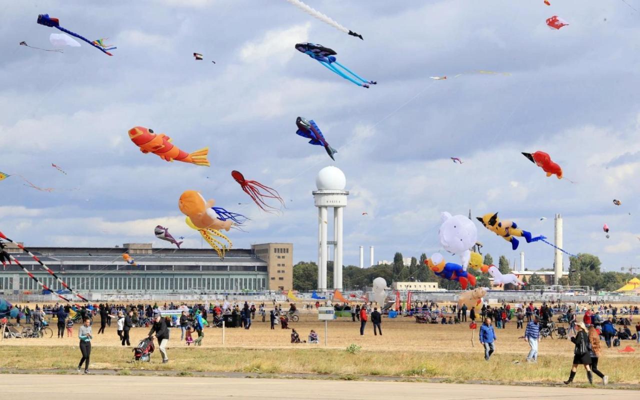 Schillinger-Berlin Am Tempelhofer Feld — Photos 1
